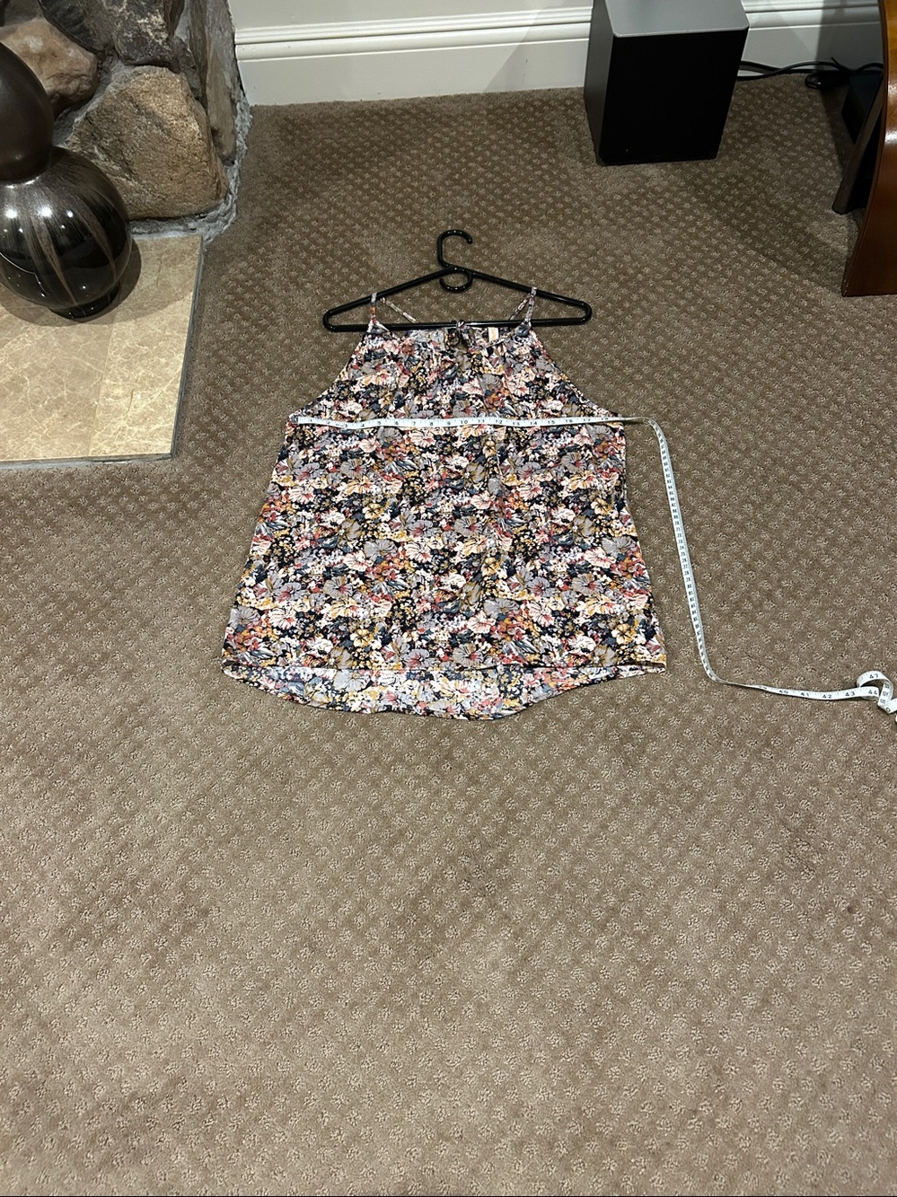 Floral Spaghetti-Strap Haltertop Sleeveless Top in Blush & Olive Size Large - Picture 6 of 6